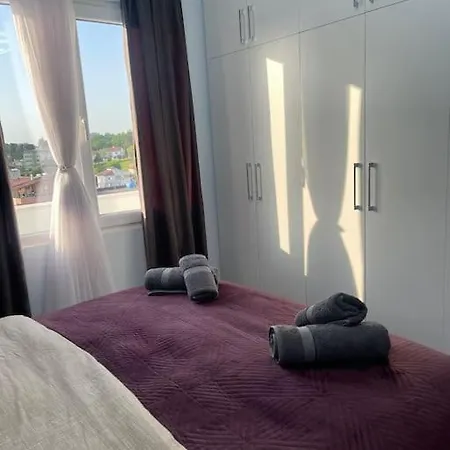 Lovely Access 2 Apartament *